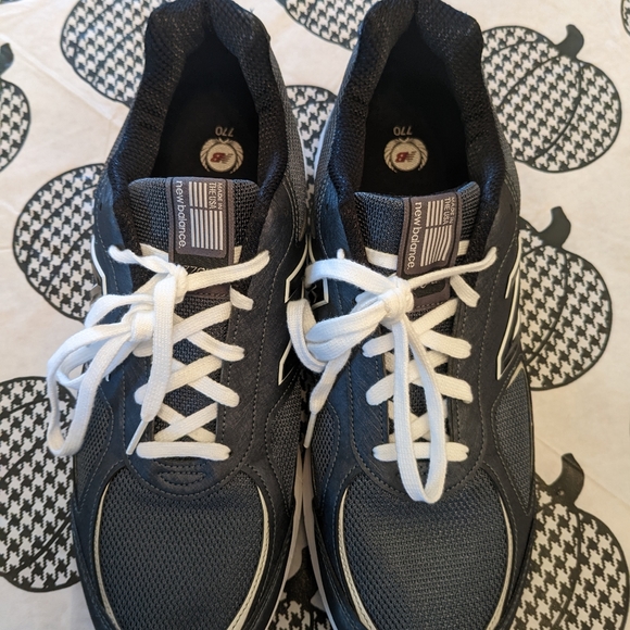 New Balance 770v2 - Picture 2 of 4